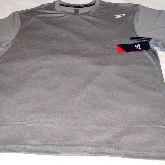 Reebok Short Sleeve T Shirt Size XL - Picture 1 of 5